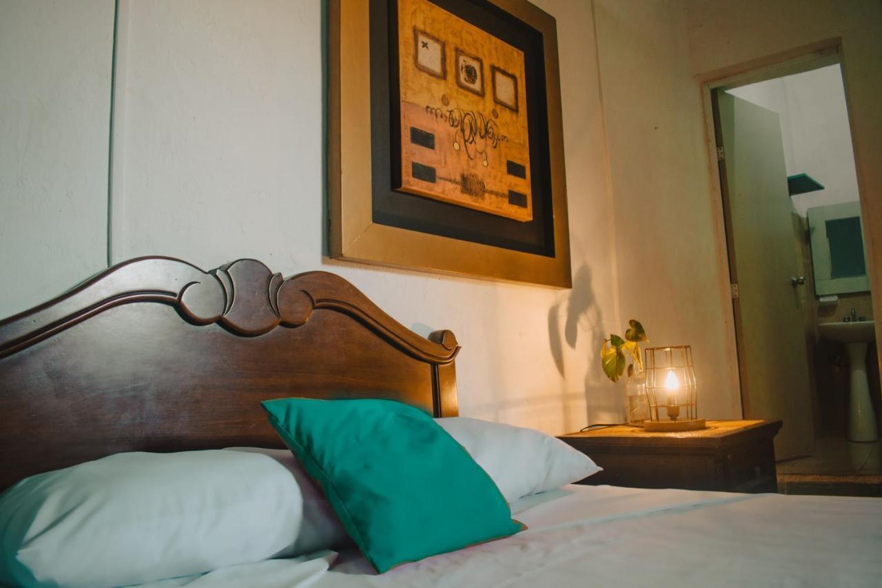 La Casa Del Keej Hostel Merida Bagian luar foto